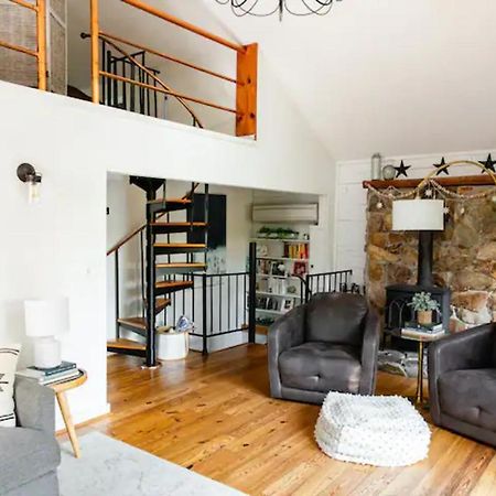 バークレー・スプリングス Hot Tub Charming & Chic Mountain Gem On Sleepy Creekヴィラ エクステリア 写真
