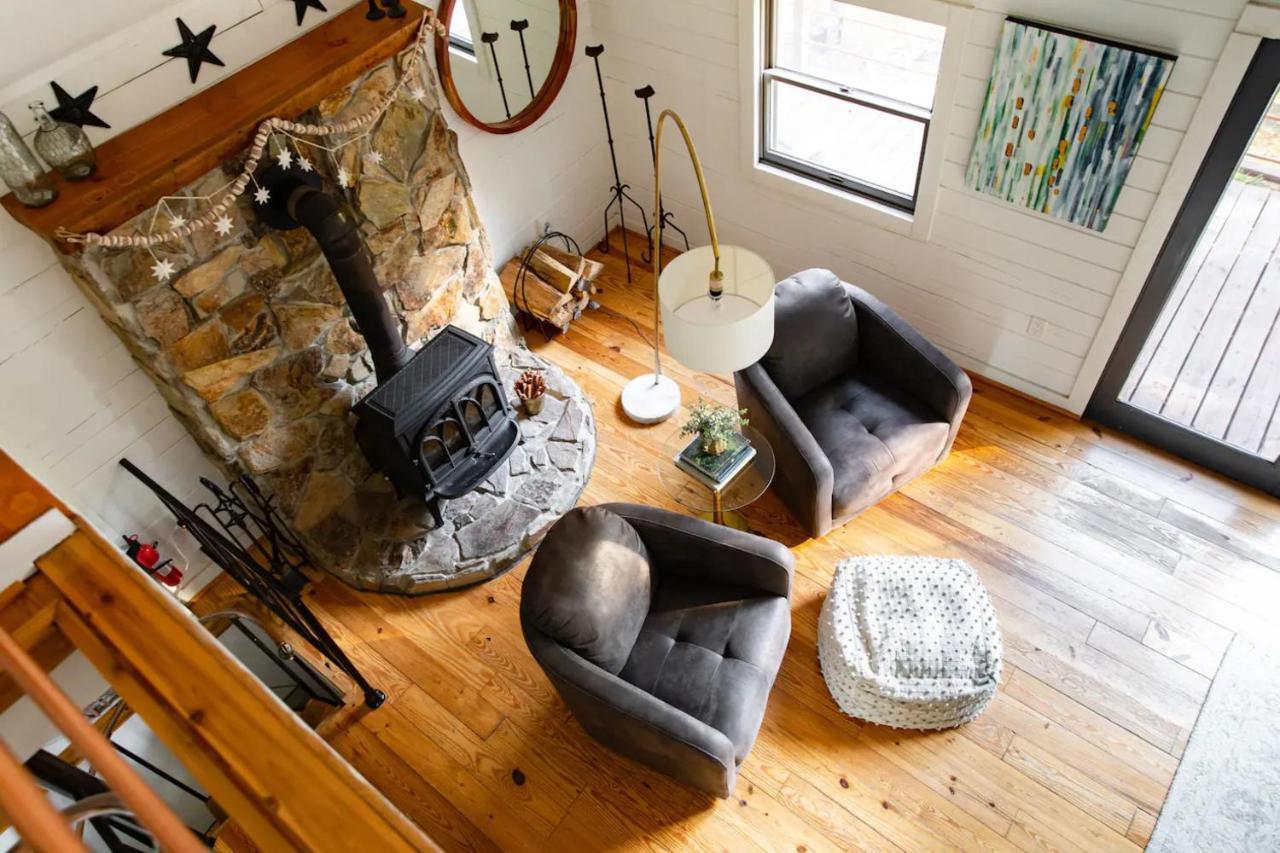 バークレー・スプリングス Hot Tub Charming & Chic Mountain Gem On Sleepy Creekヴィラ エクステリア 写真